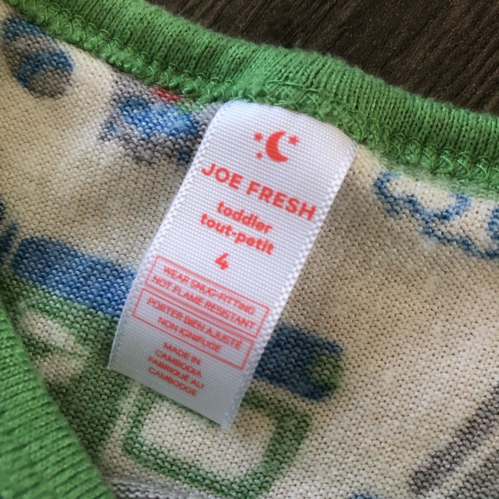 Joe Fresh Pajama Set with Green and Blue Truck Print | Size‎ 4 - Picture 3 of 3